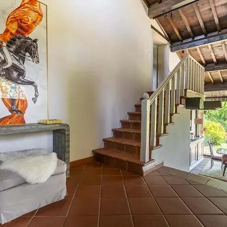 Designer With Private Garden & Jacuzzi Montevarchi