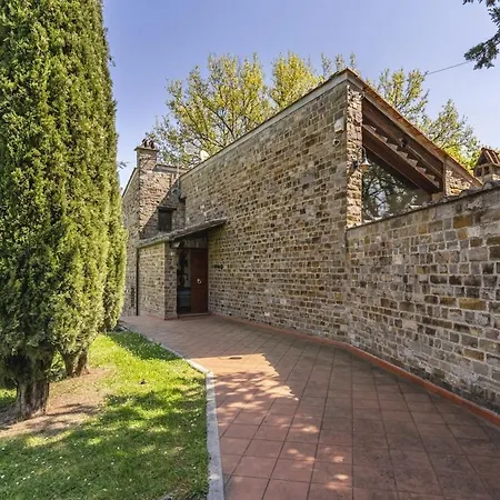 Apartment Designer With Private Garden & Jacuzzi *