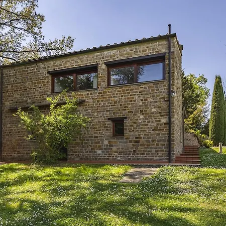 Designer With Private Garden & Jacuzzi Apartment *
