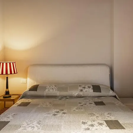 Apartment Designer With Private Garden & Jacuzzi